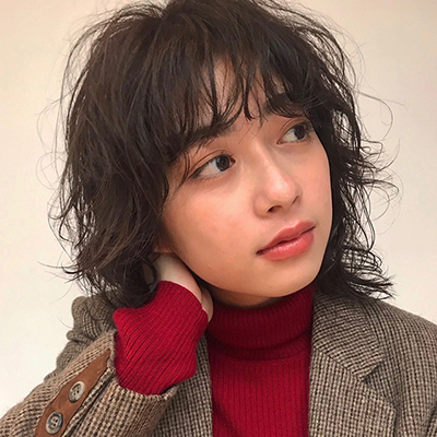 大人ミディアムヘアは無造作パーマでおしゃれヘアに早変わり！