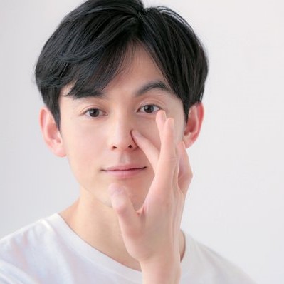 メンズもスキンケアや下地メイクする時代・やり方とおすすめアイテムまで