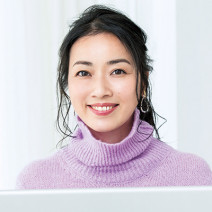 セミロング向け「リモート映え」するヘアアレンジ│ゴム1本でできる大人美人ひとつ結び【美的GRAND】