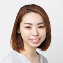 頑固な根元のクセの心強い味方を発見！｜ベタ惚れ中のストレートアイロンの使い方テク【美容賢者の髪コンプレックス解消vol. 142】
