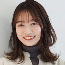 結んでもかわいく決まる！レイヤーたっぷりのくびれミディ