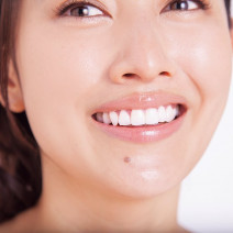 歯磨きの正しいやり方・黄ばみの原因やおすすめアイテム