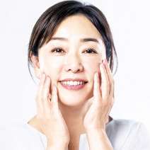 奇跡の64歳・天野佳代子が選ぶ気持ちの上がる春コスメは？【カヨッキズム volume.12】
