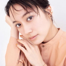 あえて“ノーシャドウ”が今っぽい！くっきり目元さんにおすすめのカラーライン＆マスカラは？