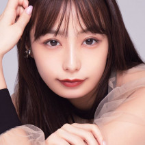 宇垣美里さんはどうしてる？ くま、毛穴、ごわつき…気になるお悩みへのケアアイテムを大公開！