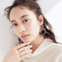 大きくて厚みのある“くっきり唇”さんにぴったりな2021春リップカラーの選び方は？