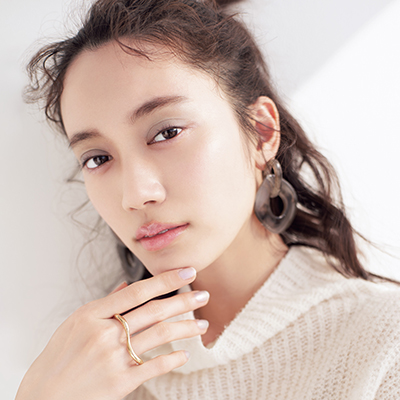 大きくて厚みのある“くっきり唇”さんにぴったりな2021春リップカラーの選び方は？