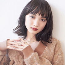エスティ ローダーのピンクリップで一気に春顔に♪｜ぴったりのアイシャドウは何色？