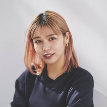 H＆M小松胡桃さん「UZUのネイビーブラックアイライナー。1,500円でマスクメイクに遊び心を 」| #プロもやっぱりプチプラ好き vol.37