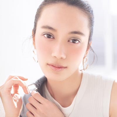 くっきり顔に似合うのは何色のチーク？ 好感度UPのチークテクを伝授！