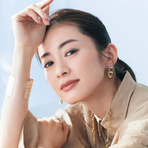 スモーキーグリーンEYEで「華のある女」にアップデート｜40代からの春新色メイク【美的GRAND】