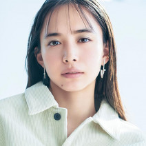 可愛すぎない大人っぽさをだすには「中間色メイク」3つのカラー別やり方5通り
