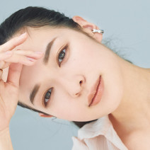 パウダリーファンデでつくる最上級毛穴レス肌｜ヘア＆メイク中山友恵さんの＃美的な春顔
