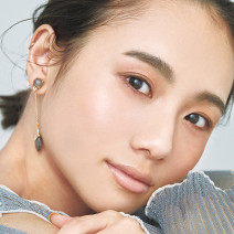 ベージュのアイラインで王道感としゃれ感の両立｜ヘア＆メイク林由香里さんの＃美的な春顔