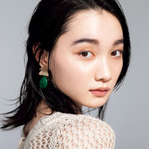 光を誘う“サテン肌”で美人度アップ｜ヘア＆メイク猪股真衣子さんの＃美的な春顔