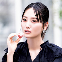 ジルスチュアートの“落ちない”王道ピンクベージュリップ｜乃木坂46 山下美月さん主演