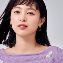 清野菜名「スモーキーピンクは盛らないメイク好きの私にもマッチ！」｜2021気になる春メイク