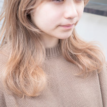 “夕方になるとフケが出てしまう…”のお悩み。洗い流しを見直して！【髪のプロが指南！　ヘアのお悩み一問一答vol.２】