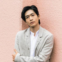 松下洸平さんインタビュー｜魅惑の底なし沼イケメンは“優しいうそ”が苦手！？