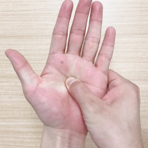 ちょっとした隙間時間できれいに！ セルフハンドマッサージのススメ｜あきば美容研究生のメンズ美容塾 vol.36