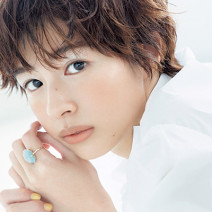 女優・佐久間由衣が気になる2021春メイク「爽やかな春色で明るい気分までメイクしたい」