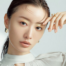 松本まりか「“品のあるやんちゃ”なメイクにときめきました♪」｜気になる2021春メイク