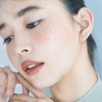 春の甘め服にも似合う♡ジルスチュアート、フーミーでつくるキラキラダスティEYE｜ヘア＆メイク笹本恭平さんの＃美的な春顔