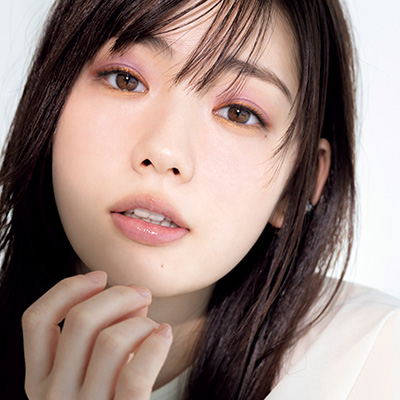 春らしい目元にダーティリップのアンバランスさを｜ヘア＆メイク吉崎沙世子さんの＃美的な春顔