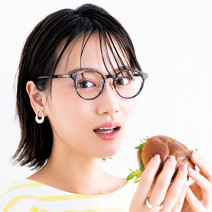 【落ちないリップ】サンドウィッチを食べても平気！？ リンメルのシアーなリップティント｜乃木坂46 山下美月さん主演
