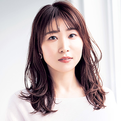 【最旬ヘアスタイル】華やかなニュアンスをプラスして、重く見えがちな髪質を軽いスタイルにチェンジ！