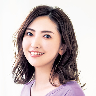 スタイリング剤の使い分け｜濡れたような質感を作るのに最適！オイルで簡単ヘアセット