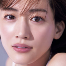 綾瀬はるか「比べるべきは他人ではなく、昨日の自分」｜『美的』6月号スペシャルインタビュー