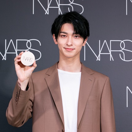 横浜流星さんのNARS新ムービー公開！ピュアかクールか「迷ったら好きな方のビジュアルで選んで」