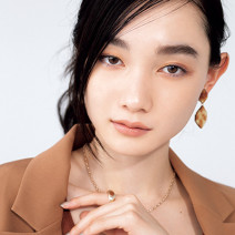 ルナソルの血色レスリップで、媚びずにいいことありそう♪｜ヘア＆メイク猪股真衣子さんの＃美的な旬顔