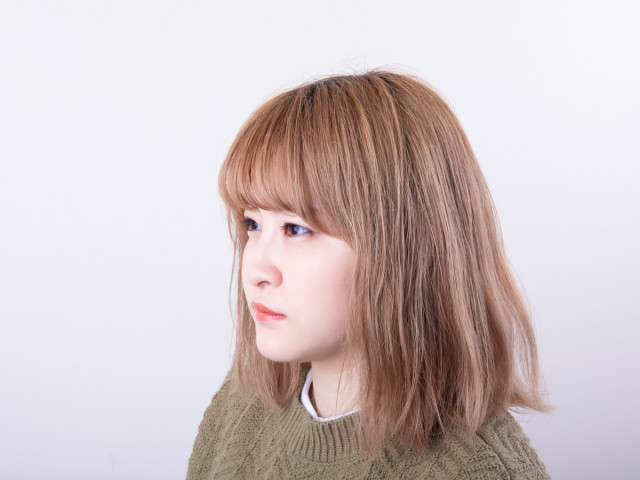 髪が広がってしまう 時短でボリュームを抑える術 髪のプロが指南 ヘアのお悩み一問一答vol 12 美的 Com