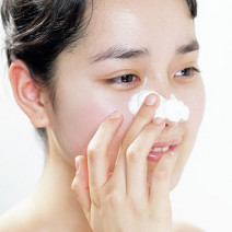 毛穴の黒ずみやザラつきを一掃！美肌への最短ケア方法を美容家の小林ひろ美さんが伝授！