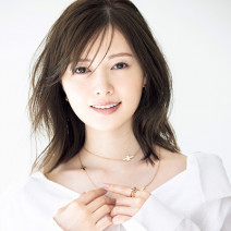 白石麻衣さんの“美”へのこだわりとは？「自分に合った美容を試してアップデートしていく」｜『美的』7月号スペシャルインタビュー