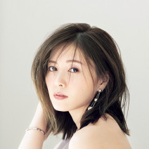 白石麻衣「乃木坂46を卒業してプライベートな時間のゆとりも増えた」｜『美的』7月号スペシャルインタビュー