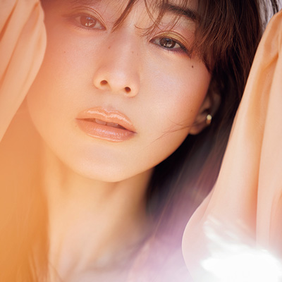 田中みな実さん「エスティ ローダーやリリミュウ…コーラルは”全方位モテ”カラー」｜田中みな実 Color me Happy Vol.15