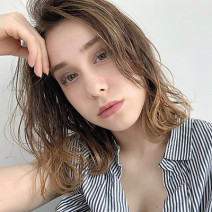 グラデーションカラーで夏先取り！外国人風の女っぽミディ | 最旬ヘアカタログ