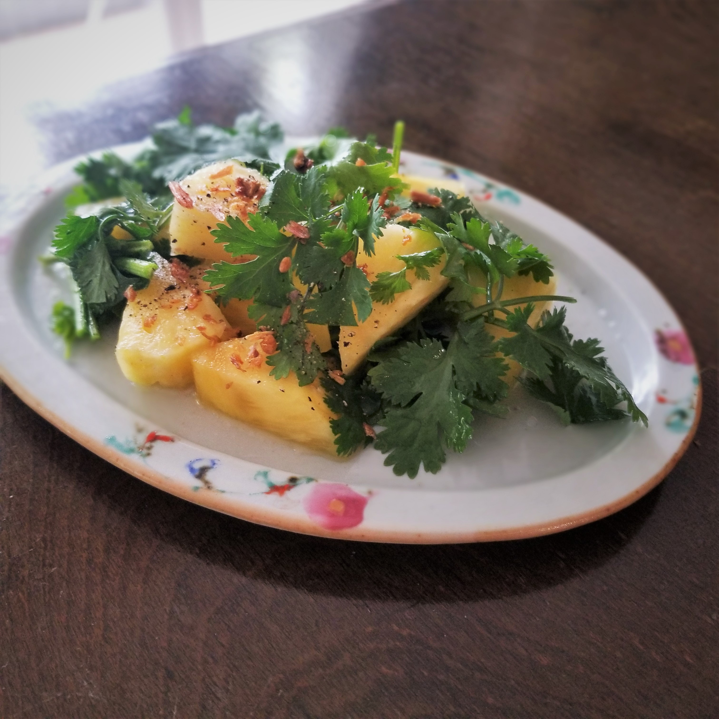 胃腸のお掃除 デトックスでキレイをリニューアル パイナップルとパクチーのアジア風味サラダ Today S Salad 166 美的 Com 胃腸のお掃除 デトックスでキレイをリニューアル パイナップルとパクチーのアジア風味サラダ Today S Salad 166 美的 Com