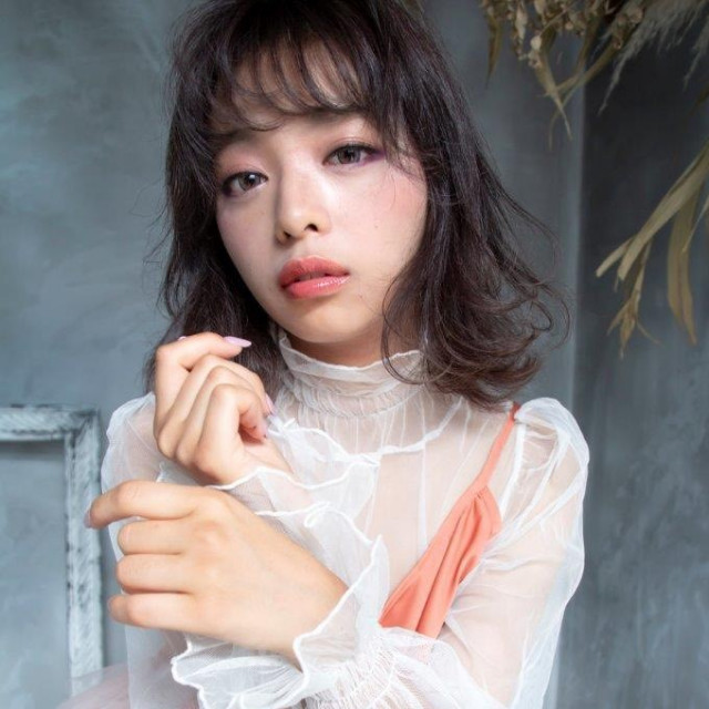 有名サロンがお悩み解消！vol.12【丸顔・セミロング・シースルー】骨格・レングス・前髪別特集