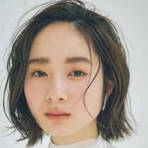 骨格カバーで美人ヘアに！ニュアンスバングの大人ボブ｜ 最旬ヘアカタログ