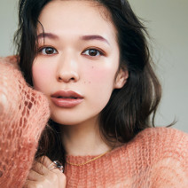 秋の眉メイク、色っぽさとしゃれ感を兼ね備えたトレンドカラーは？