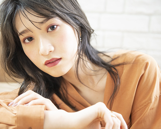 アディクション秋新色パレットでつくるベリー色メイク 次世代ビューティモデルが美的メイクで変身 美的 Com