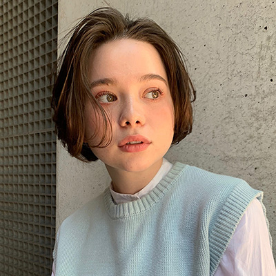 グッと女らしくお洒落に！ゆるっとパーマのフェミニンボブ｜最旬ヘアカタログ
