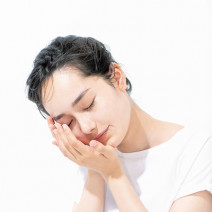石井美保さん流「落とすケア」の最大ポイントは“摩擦レス”！ おすすめのクレンジングアイテムは？