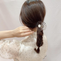 結ぶ高さが決め手！大人っぽくも可愛くもなれるフィッシュボーンアレンジ
