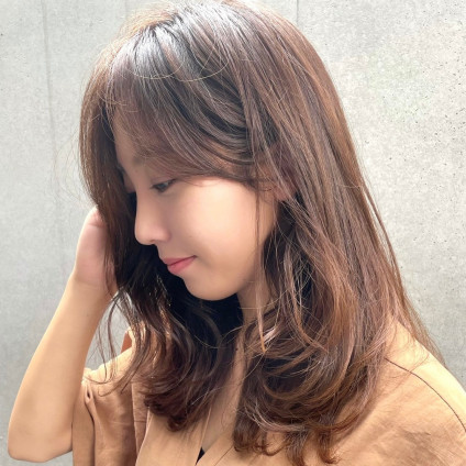 白髪はぼかしてなじませるが常識！大人の優しさ溢れるセミロングヘア