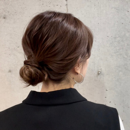 初心者におすすめ ゴム2本で出来ちゃう簡単お団子アレンジ 美的 Com 初心者におすすめ ゴム2本で出来ちゃう簡単お団子アレンジ 美的 Com